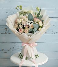 Букет цветов из:  Розы и Лизиантусы в Большая Вруда