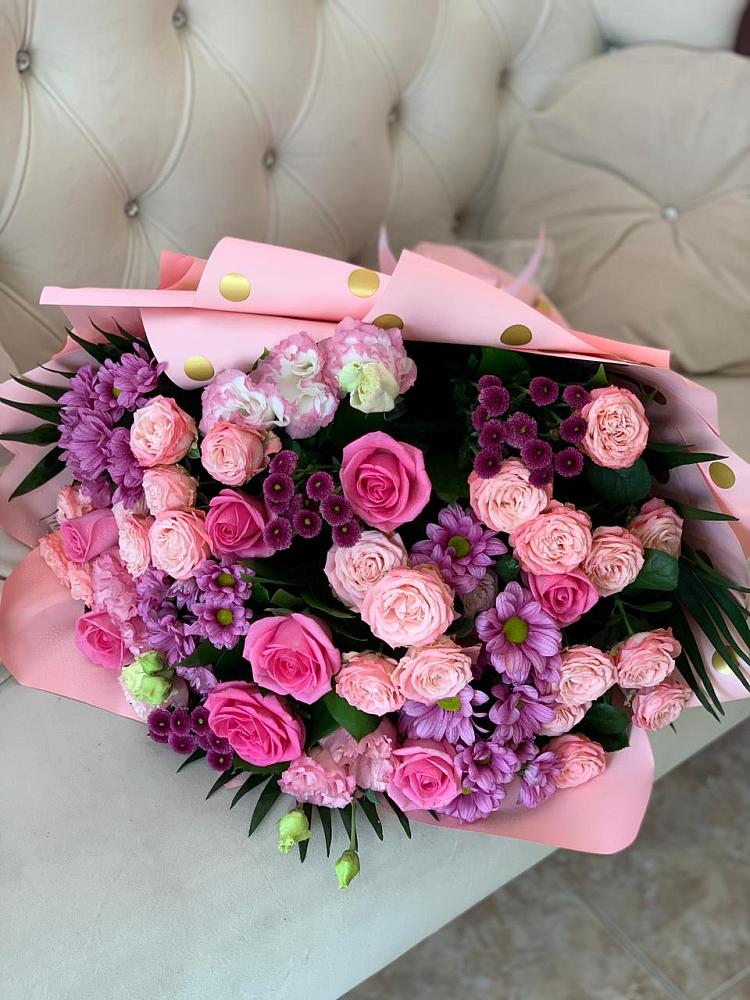 Букет цветов из: Хризантемы, Розы и Лизиантусы в Большая Вруда