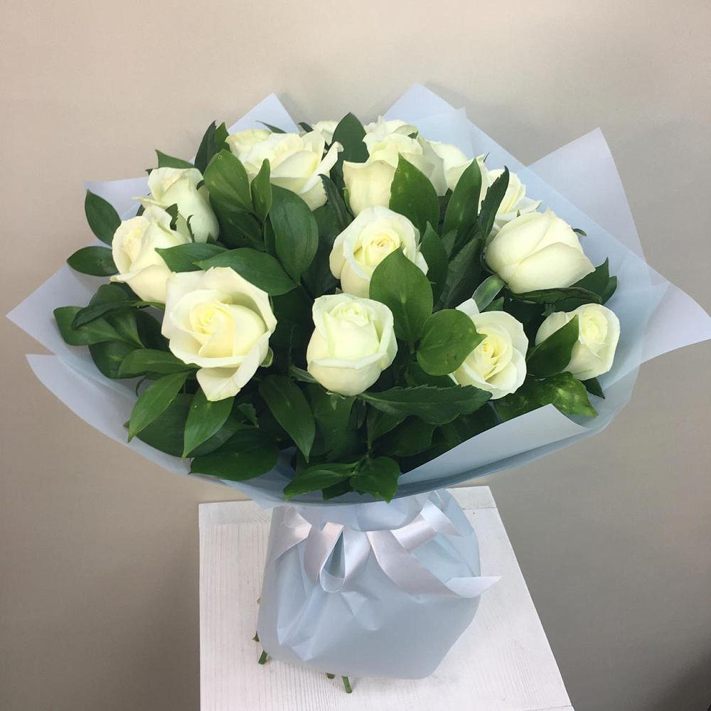 Букет 15 Белых роз Проуд в Большая Вруда