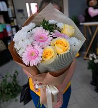 Букет цветов из:  Герберы, Розы и Хризантемы в Большая Вруда