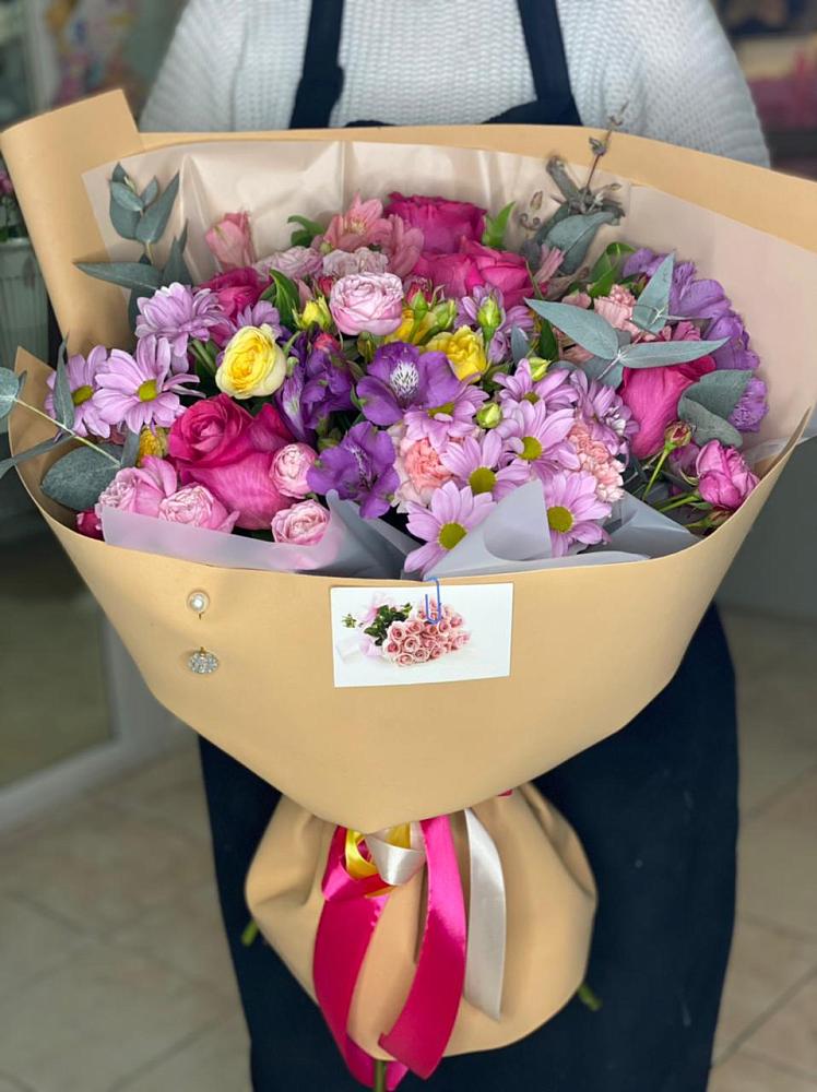 Букет цветов из: Хризантемы, Гвоздики и Альстромерии в Большая Вруда