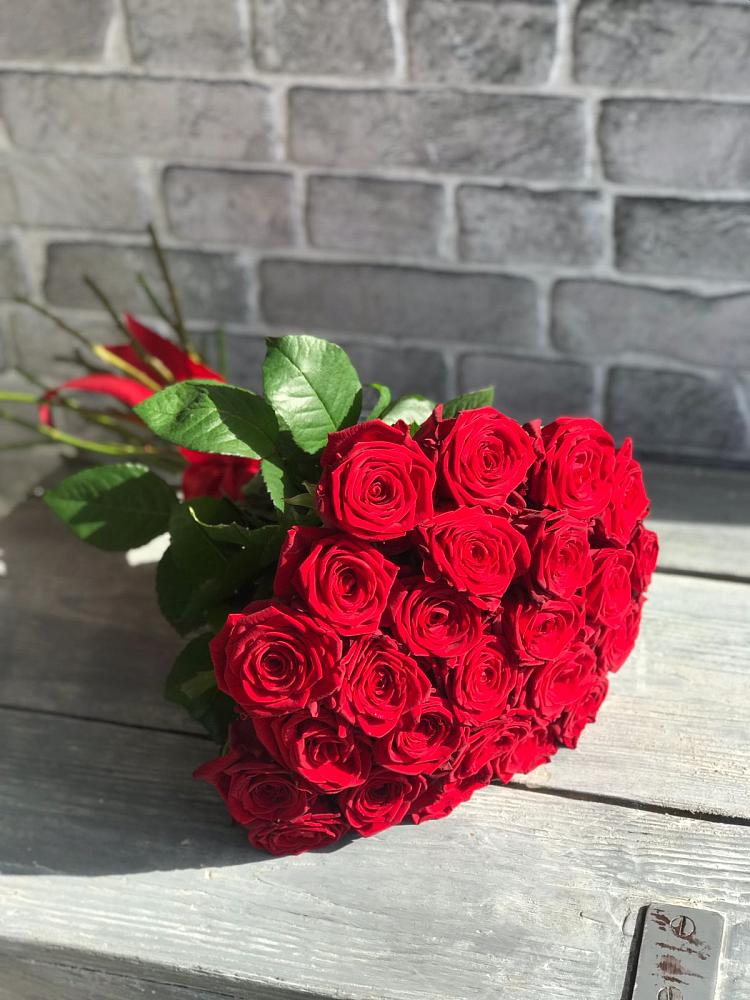 Букет Красные розы Фридом в Большая Вруда