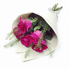Букет цветов из:  Розы в Большая Вруда