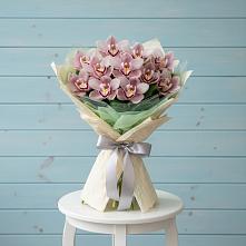 Букет цветов из:  Орхидеи и Розы #REPLACE_PRED# Большая Вруда