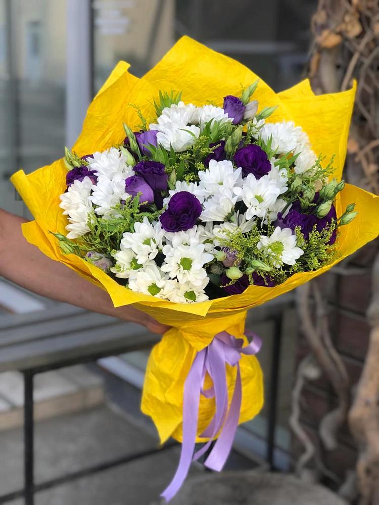 Букет цветов из: Ирисы, Хризантемы и Ромашки в Большая Вруда