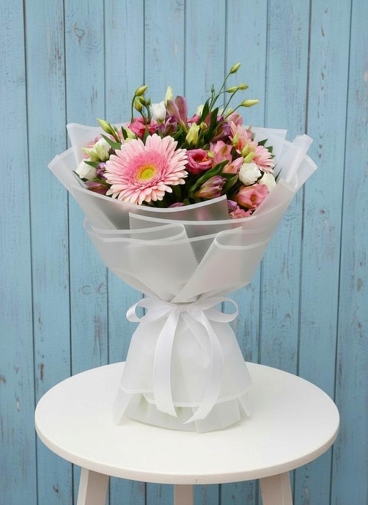 Букет цветов из: Герберы, Альстромерии и Лизиантусы в Большая Вруда