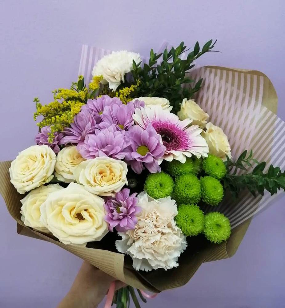 Букет цветов из: Хризантемы, Розы, Гвоздики и Герберы в Большая Вруда