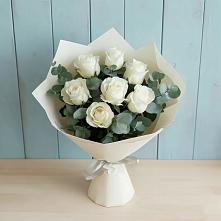 Букет Белые розы в Эвкалипте в Большая Вруда