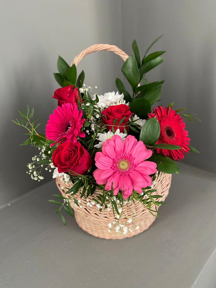 Цветочная композиция из Розы, Хризантемы и Герберы в корзине в Большая Вруда