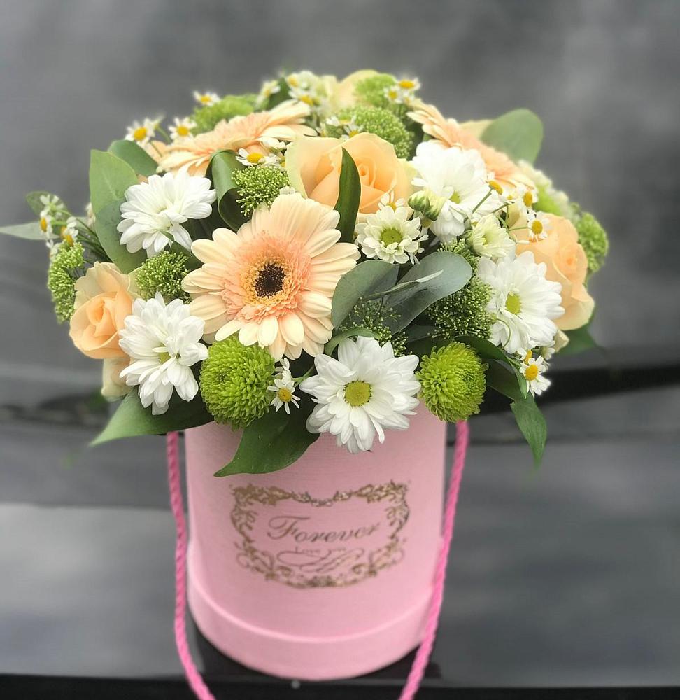 Цветочная композиция из Розы, Герберы и Хризантемы в шляпной коробке в Большая Вруда