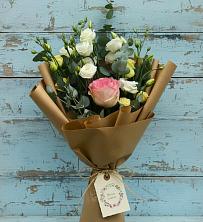 Букет цветов из:  Розы и Лизиантусы в Большая Вруда