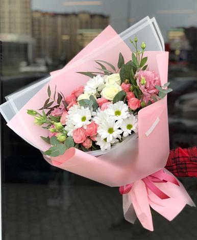 Букет цветов из: Розы, Лизиантусы и Хризантемы в Большая Вруда
