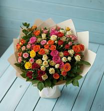 Букет Микс из разноцветных кустовых роз в Большая Вруда